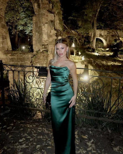 Robe de bal longue sirène bustier en satin vert foncé, style simple, idéale pour une soirée formelle ou un 20e anniversaire (N438)