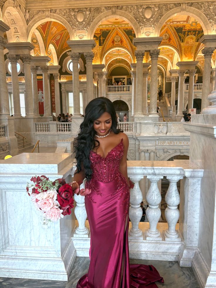 Luxuriöses Meerjungfrauen-Abendkleid in Fuchsia mit Spitzenschlitz, ideal für Abschlussball, 16. Geburtstag oder andere festliche Anlässe (AB1211)