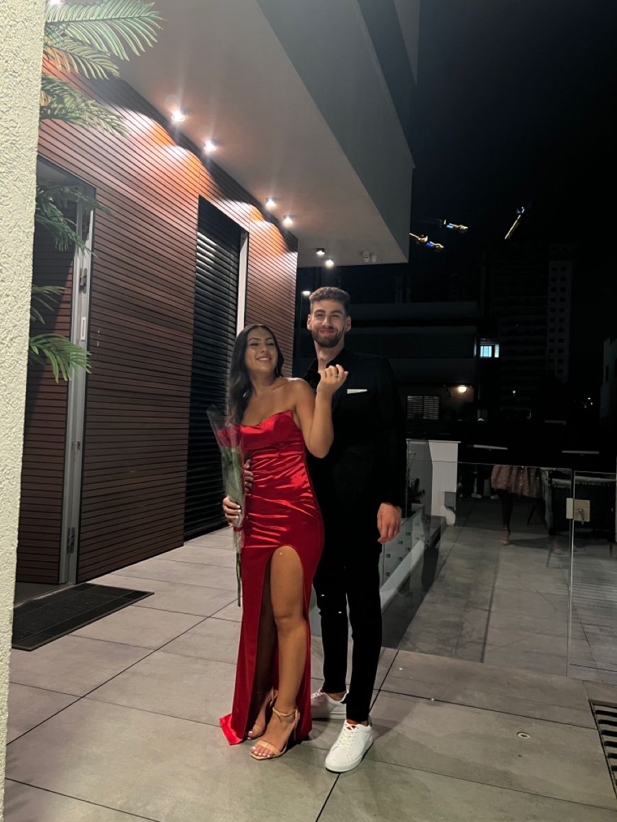Schlichtes, trägerloses, rotes Etuikleid aus Satin mit Schlitz, langes Abendkleid, formelles Kleid, Partykleid, Outfit für den 20. Geburtstag N461