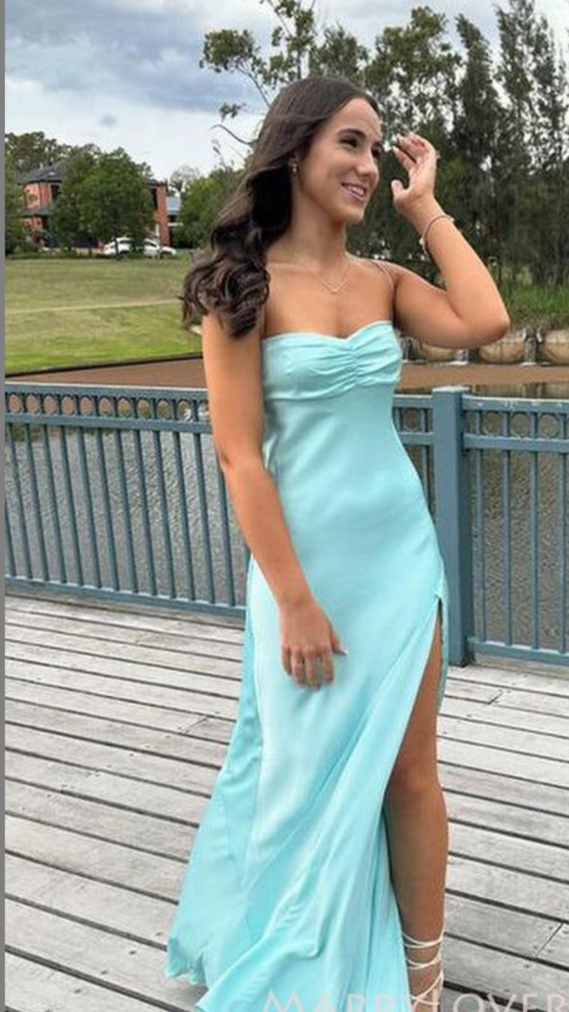 Niedliches, figurbetontes Etuikleid mit Spaghettiträgern und Schlitz, langes Sommerkleid für Strand, Abendveranstaltung oder als Hochzeitsgastkleid im Frühling (N1407)