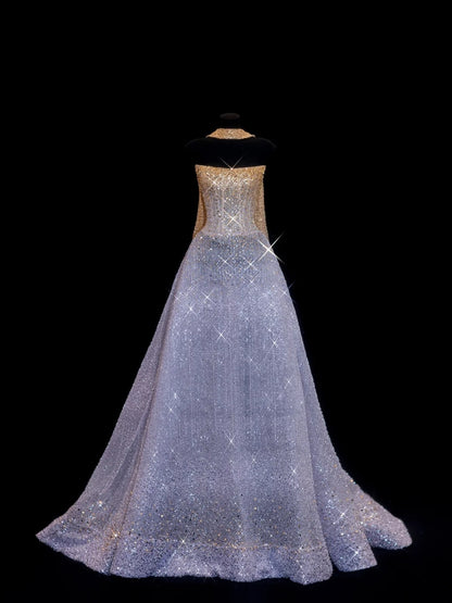 Funkelndes, trägerloses Ballkleid mit lila Schal und goldenen Perlen – Inspiration für formelle Partykleider und lange Abiballkleider N143