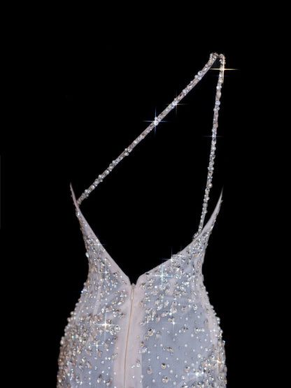 Funkelndes, paillettenbesetztes Etuikleid mit One-Shoulder-Schnitt, weiß, langes Paillettenkleid, Inspiration für Abendkleider, formelles Partykleid N146