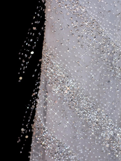 Funkelndes, paillettenbesetztes Etuikleid mit One-Shoulder-Schnitt, weiß, langes Paillettenkleid, Inspiration für Abendkleider, formelles Partykleid N146