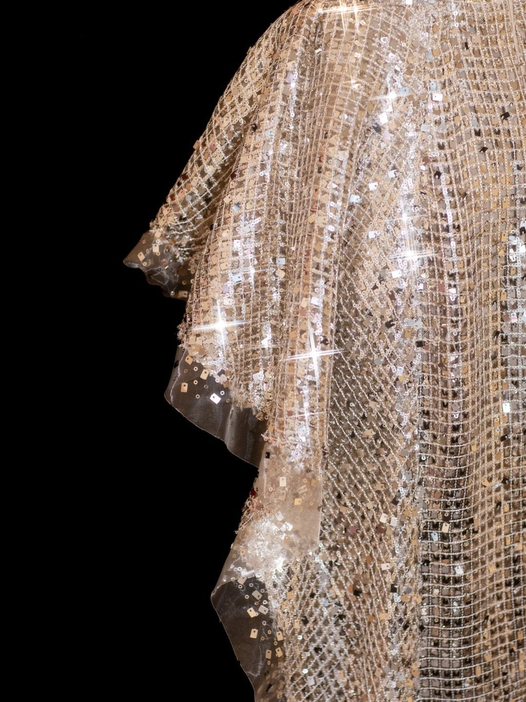 Funkelndes, champagnerfarbenes Pailletten-Meerjungfrauenkleid mit Spaghettiträgern – Inspiration für formelle Abendkleider und Ballkleider N144