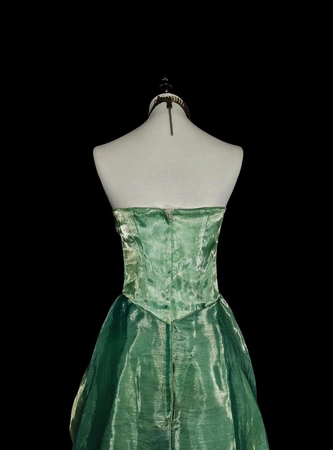 Vintage A-Linien-Abendkleid, trägerlos, salbeigrün, 70er Jahre, Organza, langes Abendkleid, N1835