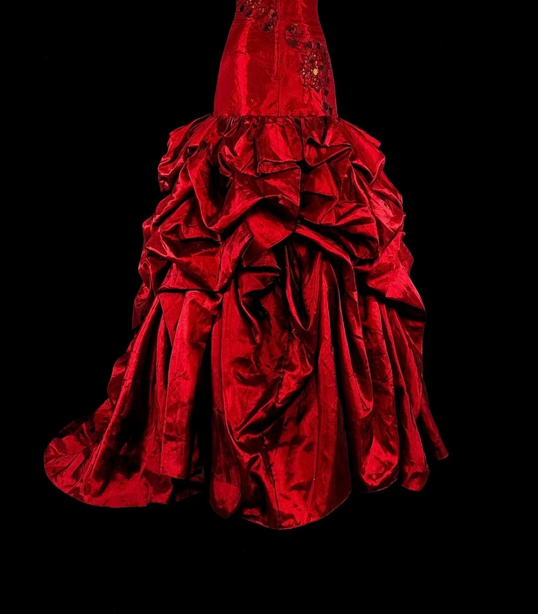 Robes de bal vintage sirène bustier plissées satin bordeaux avec appliques longue robe de soirée N2373