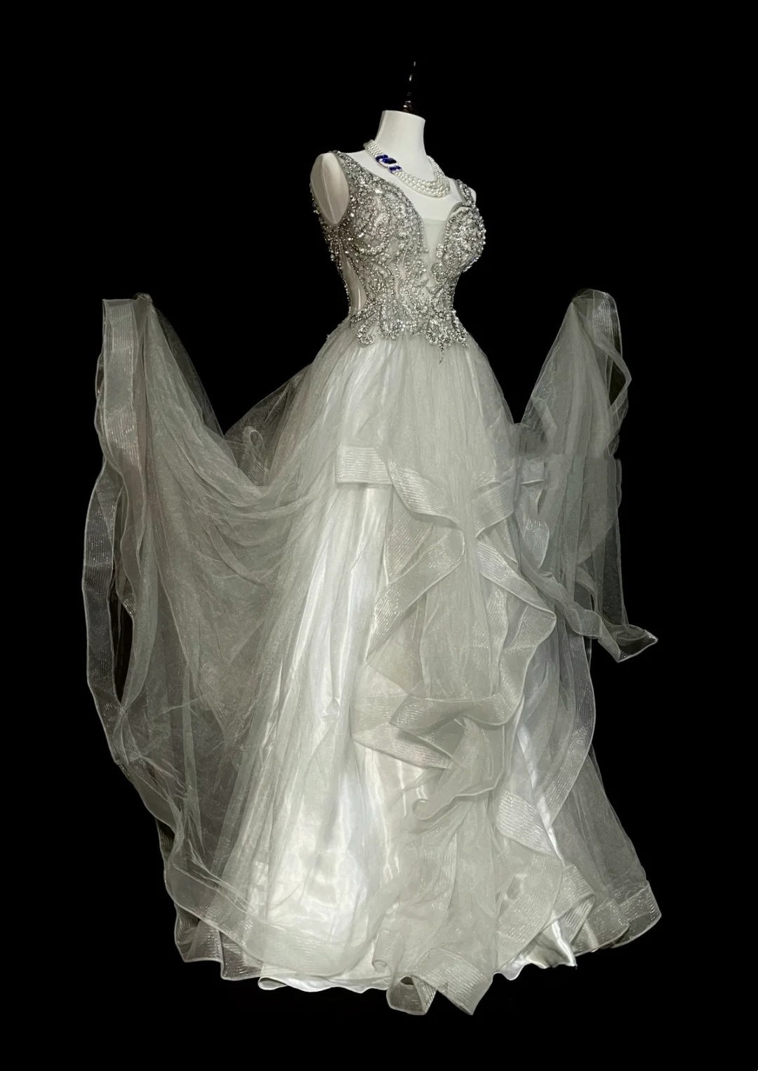 Vintage Ballkleid mit V-Ausschnitt, silberner Tüll mit Perlenbesatz, Abschlussballkleid, Sweet 16 Kleid, Quinceañera Kleid, lang, 15 Vestidos De Fiesta N1439