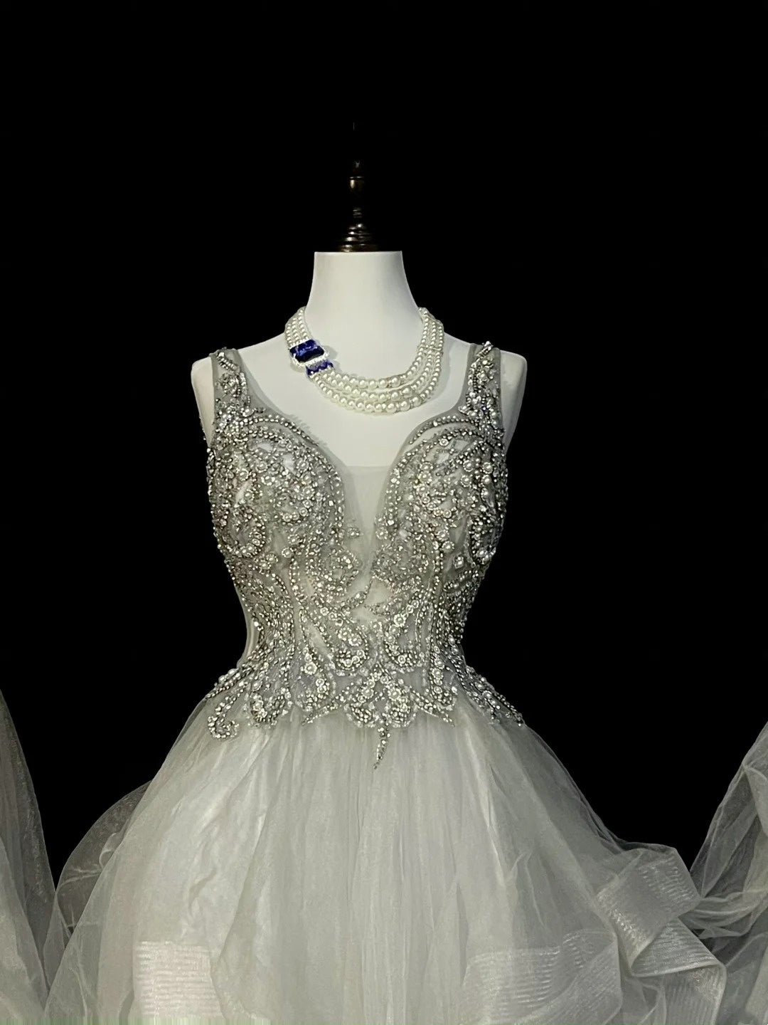 Vintage Ballkleid mit V-Ausschnitt, silberner Tüll mit Perlenbesatz, Abschlussballkleid, Sweet 16 Kleid, Quinceañera Kleid, lang, 15 Vestidos De Fiesta N1439