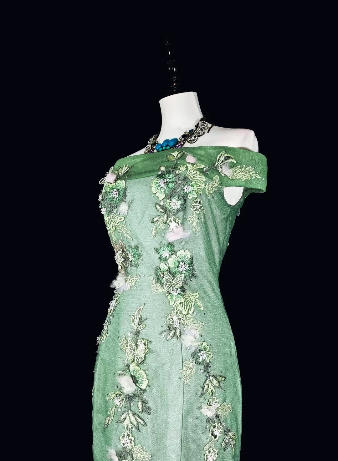 Robe de bal longue vintage sirène vert sauge à épaules dénudées, en dentelle, années 70, référence N1836