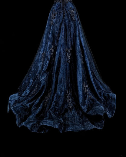 Robe de soirée vintage années 80, coupe trapèze, épaules dénudées, en tulle bleu marine, idéale pour un anniversaire ou un bal de promo (N1753).