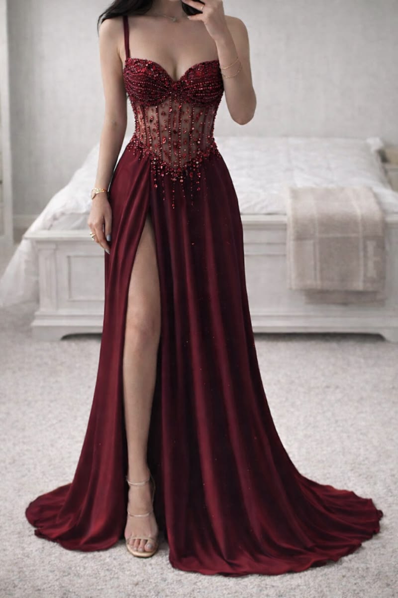 Robe de bal glamour bordeaux foncé à fente longue et sequins ornée de perles N804