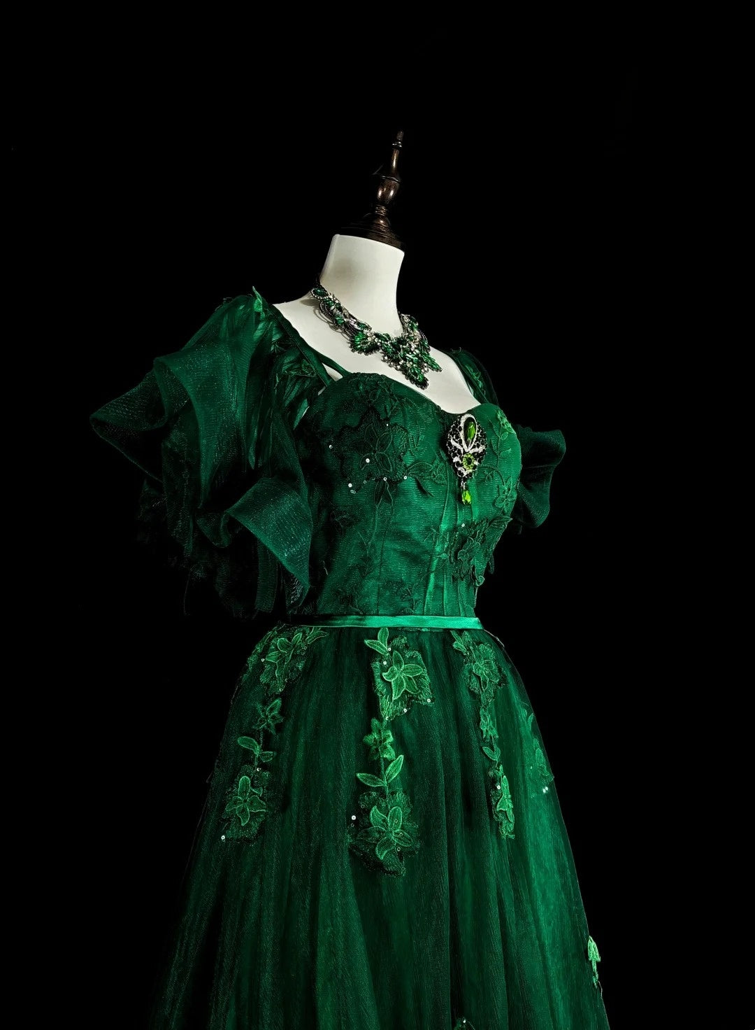 Robe de bal longue vintage vert foncé à bretelles spaghetti et dentelle perlée, coupe trapèze, référence N1827