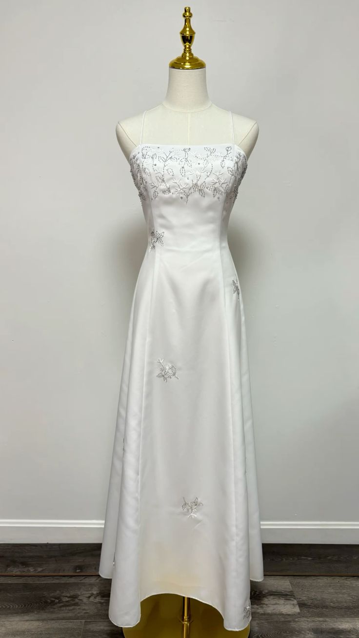 Robe de soirée sexy sans bretelles en satin blanc Robe de bal pour le 18e anniversaire N2798