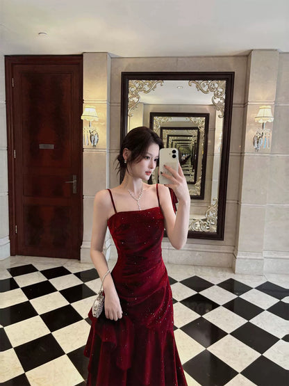 Robe de bal longue sirène sexy à bretelles spaghetti en satin bordeaux - Inspiration pour tenues de soirée AB828