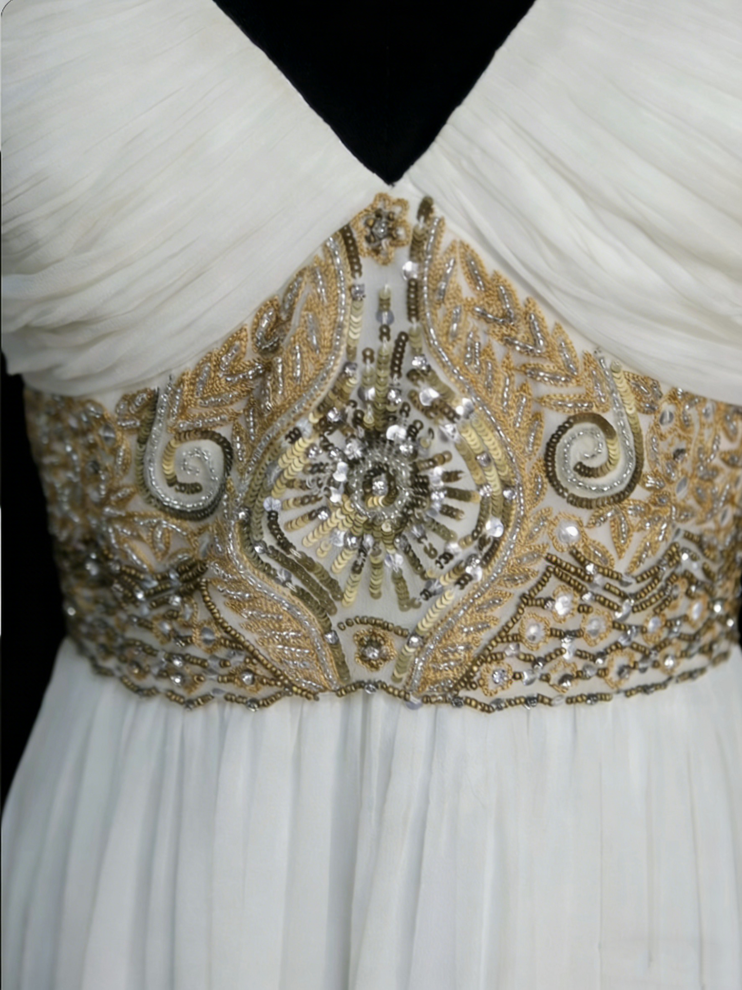 Robe de bal de fin d'année chic en mousseline blanche à bretelles spaghetti et perles, coupe trapèze, idéale pour le lycée (N1249)