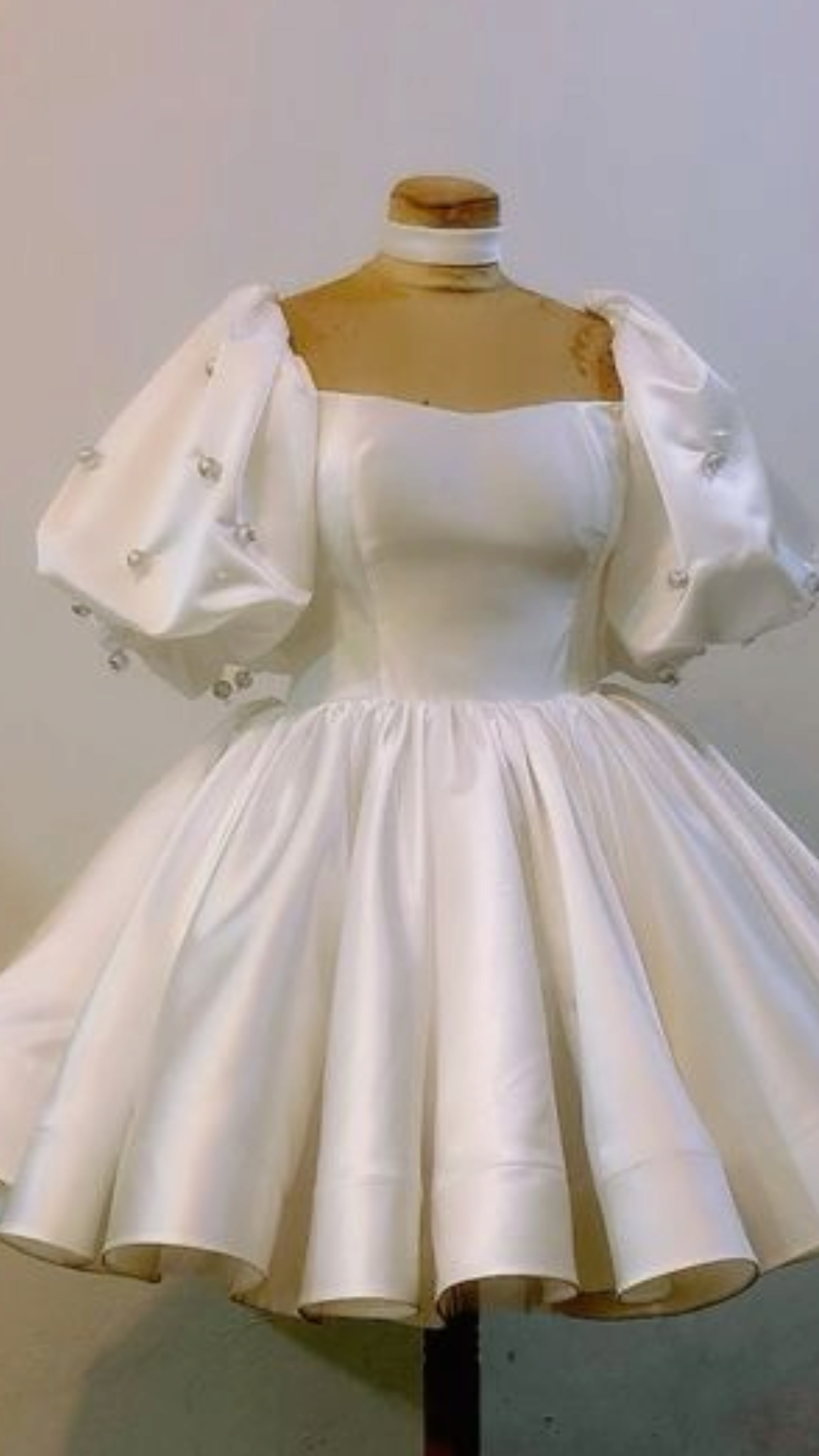 Robe de soirée courte simple en satin blanc à col carré, robes de cocktail, de bal de promo N4240