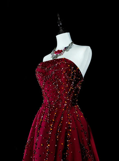 Vintage-Ballkleider A-Linie Trägerlos Burgunder Tüll Mit Perlenbesetztem Oberteil Langes Partykleid N2377