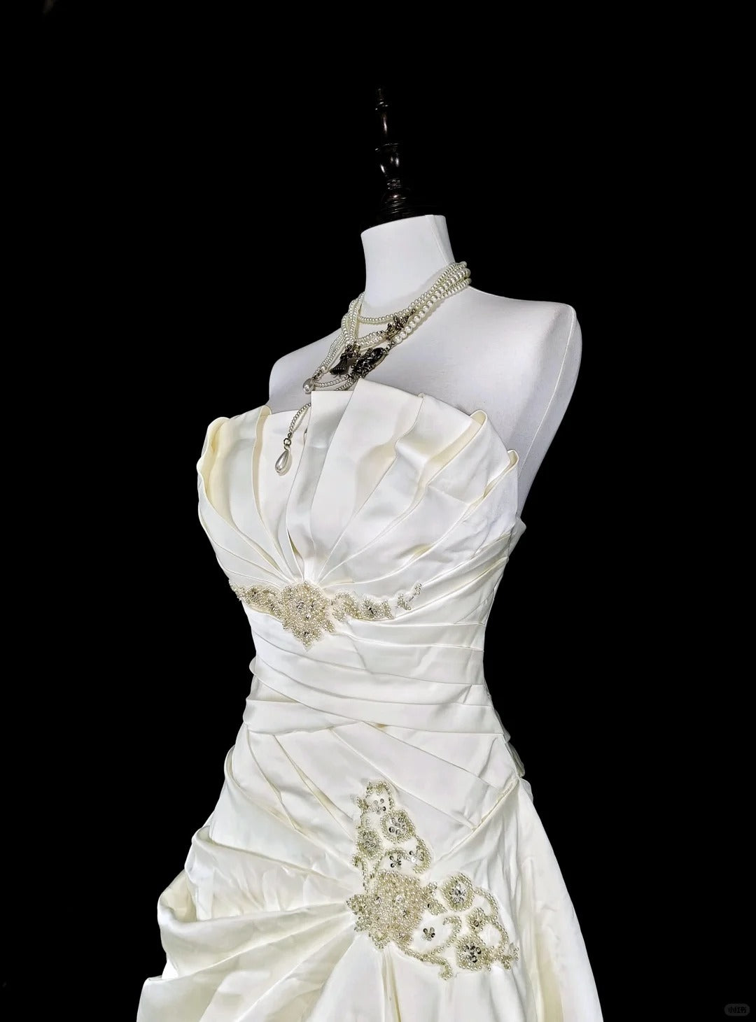 Robes de mariée uniques sirène bustier ivoire avec cristaux perlés longue robe de mariée N3419