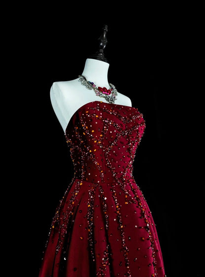 Vintage-Ballkleider A-Linie Trägerlos Burgunder Tüll Mit Perlenbesetztem Oberteil Langes Partykleid N2377