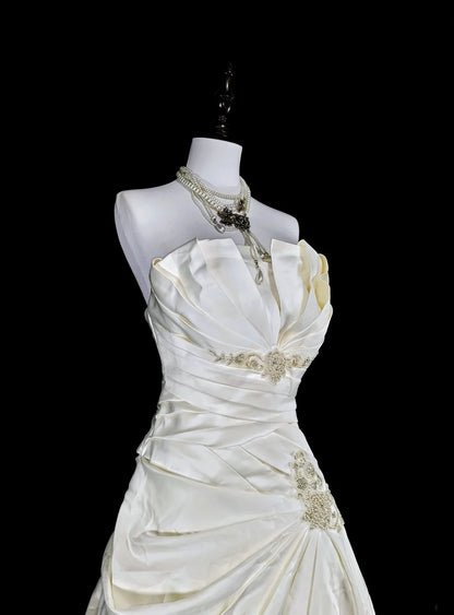 Robes de mariée uniques sirène bustier ivoire avec cristaux perlés longue robe de mariée N3419