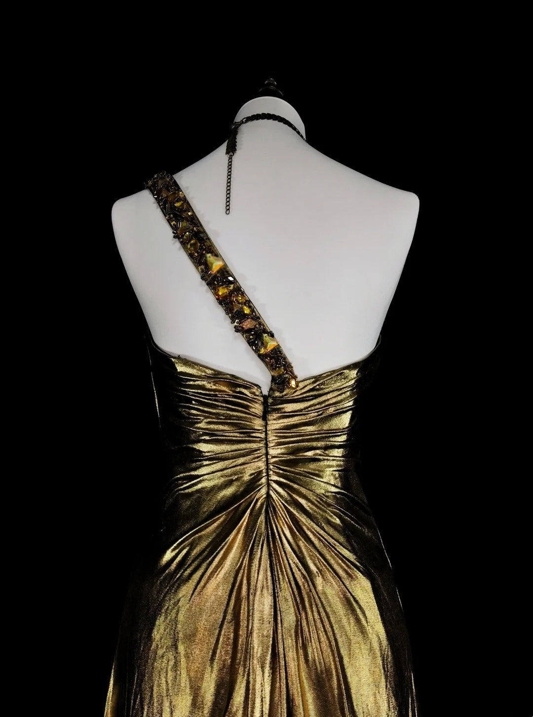 Vintage A-Linien-Abendkleid mit One-Shoulder-Schnitt, goldfarbenen Falten und ärmellosem Rock im 80er-Jahre-Stil, langes formelles Abendkleid N1469
