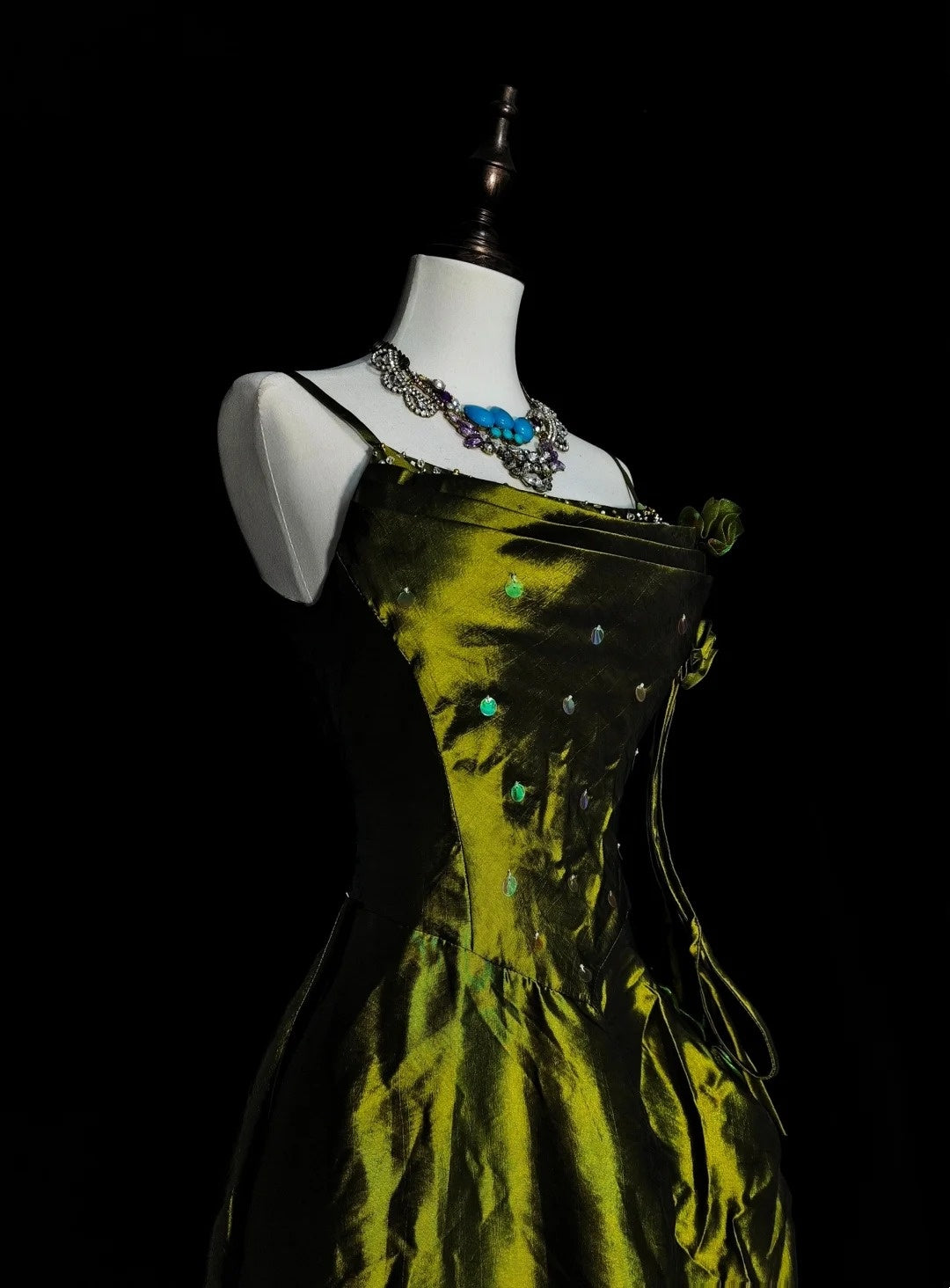 Robe de bal vintage à fines bretelles, vert olive, ornée de perles, sans manches, style années 80, longue robe de soirée formelle N1477