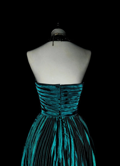 Vintage A-Linien-Neckholder-Abendkleid aus grünem Satin mit Rüschen und Perlenstickerei, ärmellos, 70er-Jahre-Stil, langes formelles Abendkleid N1479