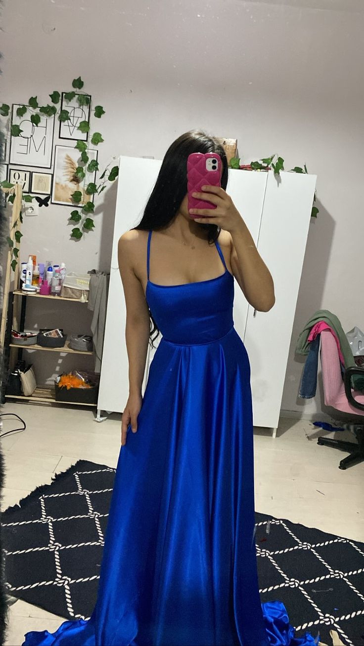 Robe de bal longue sans manches en satin bordeaux, coupe trapèze, bretelles spaghetti et fente, modèle AB341