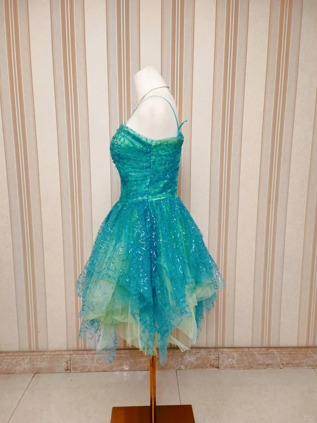 Niedliches Ballkleid mit Spaghettiträgern, grünem Tüll, kurzes Mini-Partykleid, Cocktail-Heimkehrkleider N4199