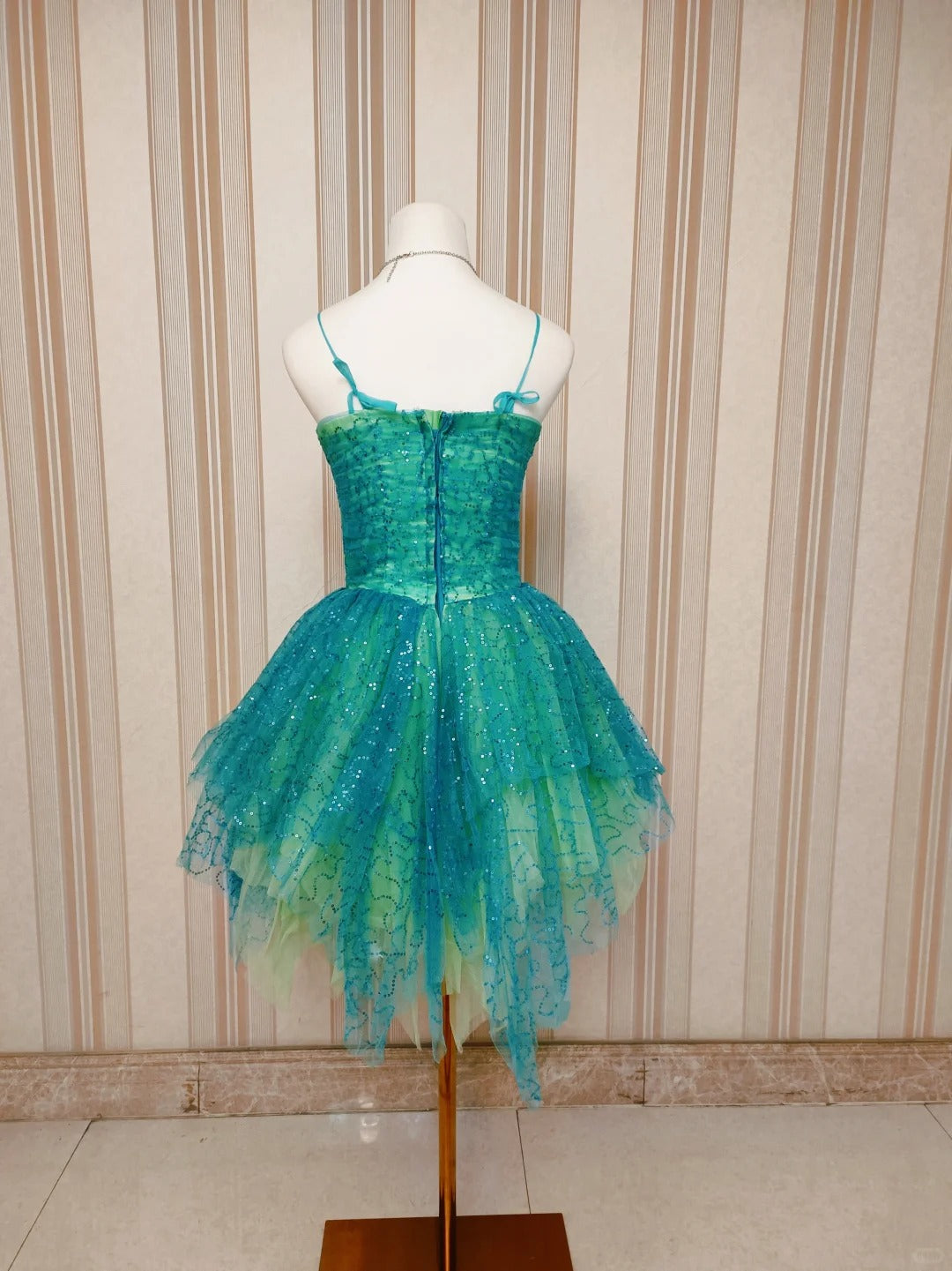Niedliches Ballkleid mit Spaghettiträgern, grünem Tüll, kurzes Mini-Partykleid, Cocktail-Heimkehrkleider N4199