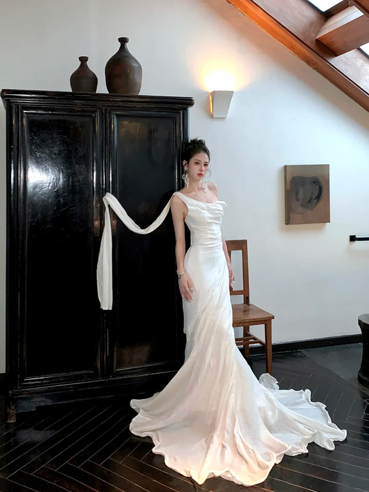 Simple Mermaid One Shoulder White Wedding Dress With Train Fairytale Brides Gown Wedding Dresses N064