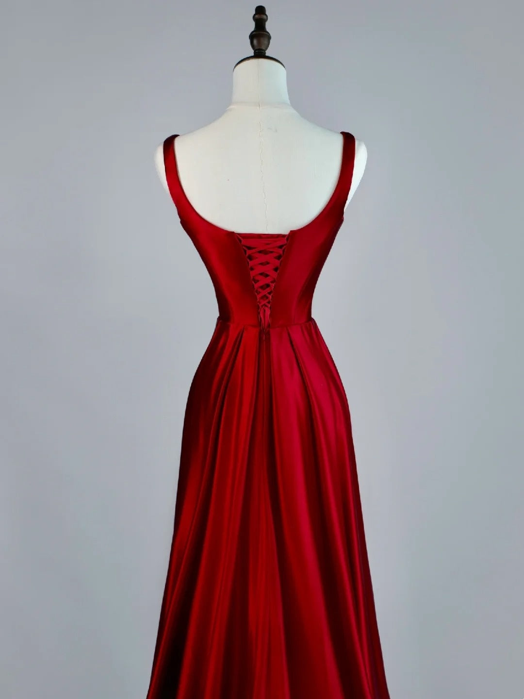 Atemberaubendes, langes Meerjungfrauen-Abendkleid aus burgunderrotem Satin mit eckigem Ausschnitt – Inspiration für Prinzessinnen-Abschlusskleider N1086