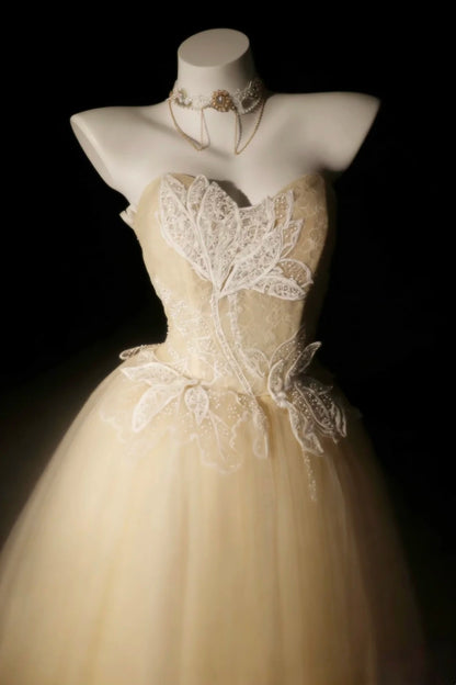 Bescheidene Ballkleider für den Abschlussball, trägerlos, Champagner, Tüll mit Applikationen, langes Quinceañera-Kleid N2973