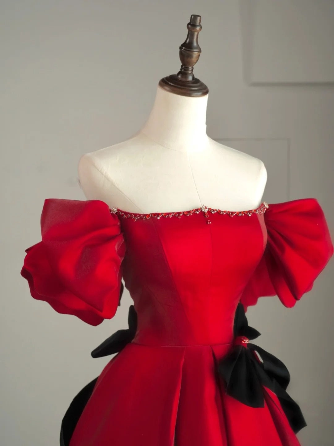 Modest Night Aesthetic Ball Gown Off The Shoulder Red Satin College Formal Sweet 16 Outfit Long Prom Dresses For Teens N1165