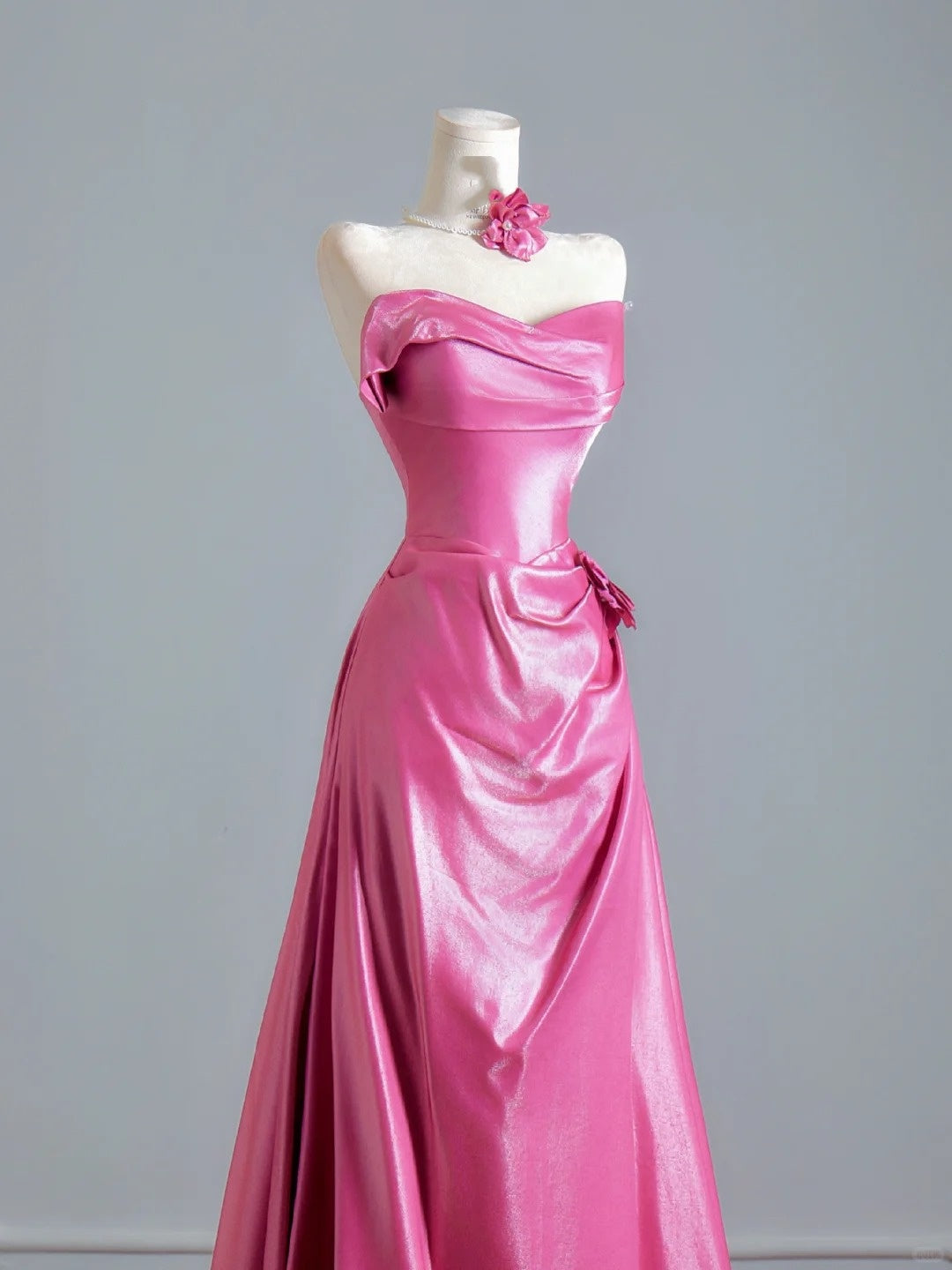 Zeitloses, trägerloses, langes, rosafarbenes A-Linien-Abendkleid mit Raffungen – Inspiration für Partys und Ballkleider N305