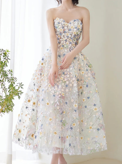 Robe de bal ravissante en tulle fleuri, décolleté cœur, longueur thé, inspiration tenue de soirée N303