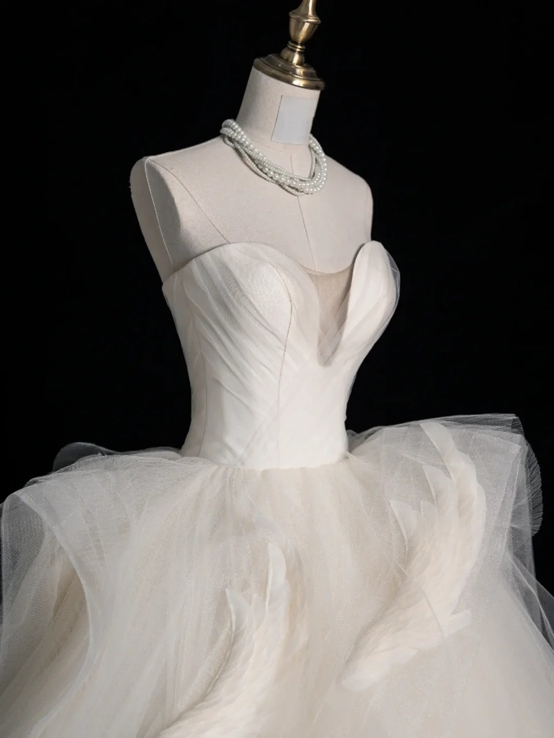 Robe de bal sobre en tulle blanc, décolleté cœur, longue robe de mariée féérique d'automne N675
