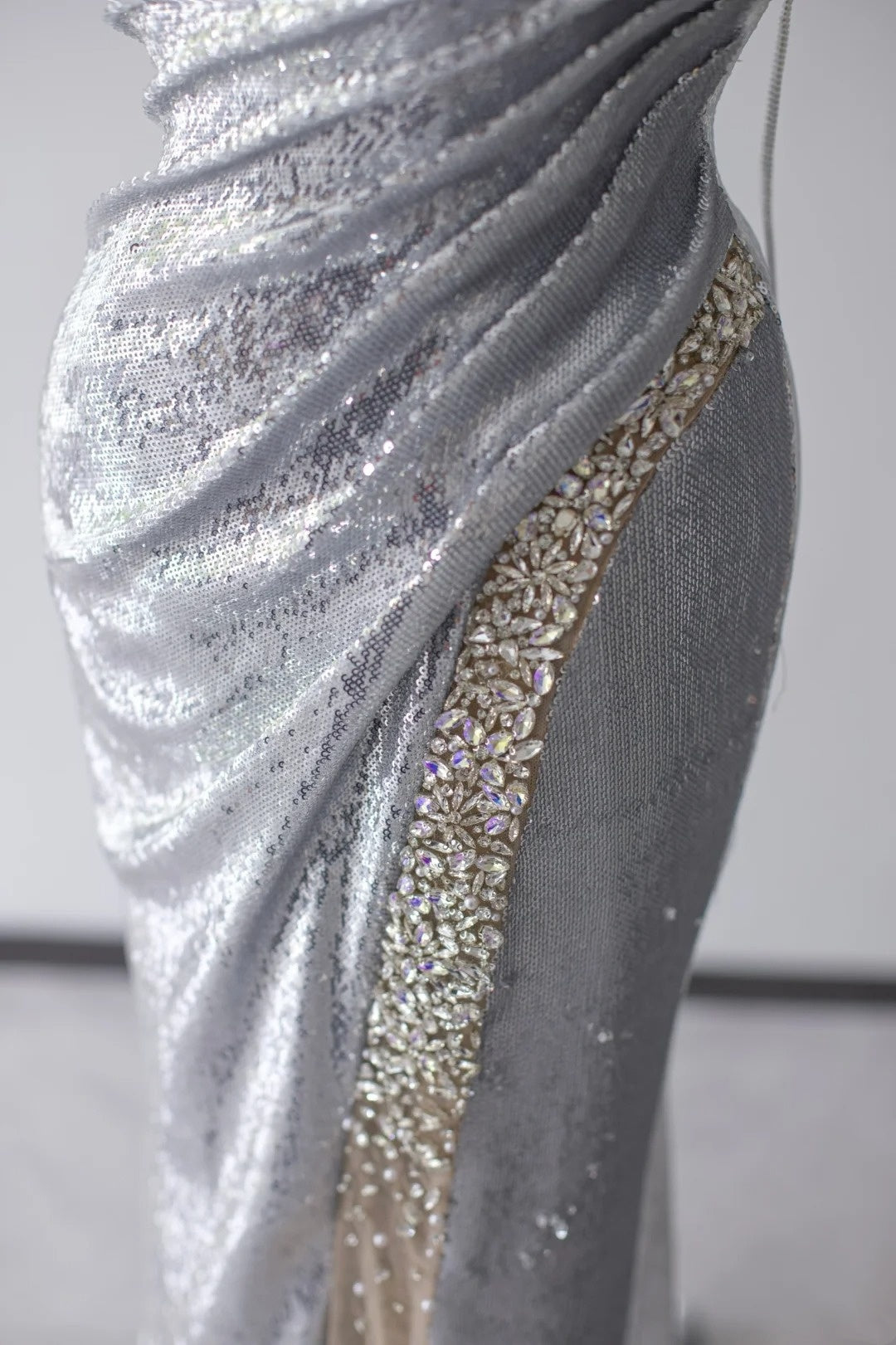 Sparkly Prom Dresses Mermaid Spaghetti Strap Silver Gray Sequined With Beading Slit Long Formal Gown N2922