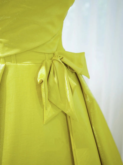 Wunderschöne Ballkleider Prom Queen mit Herzausschnitt aus grünem Satin mit Rüschen Langem Abendkleid N2931