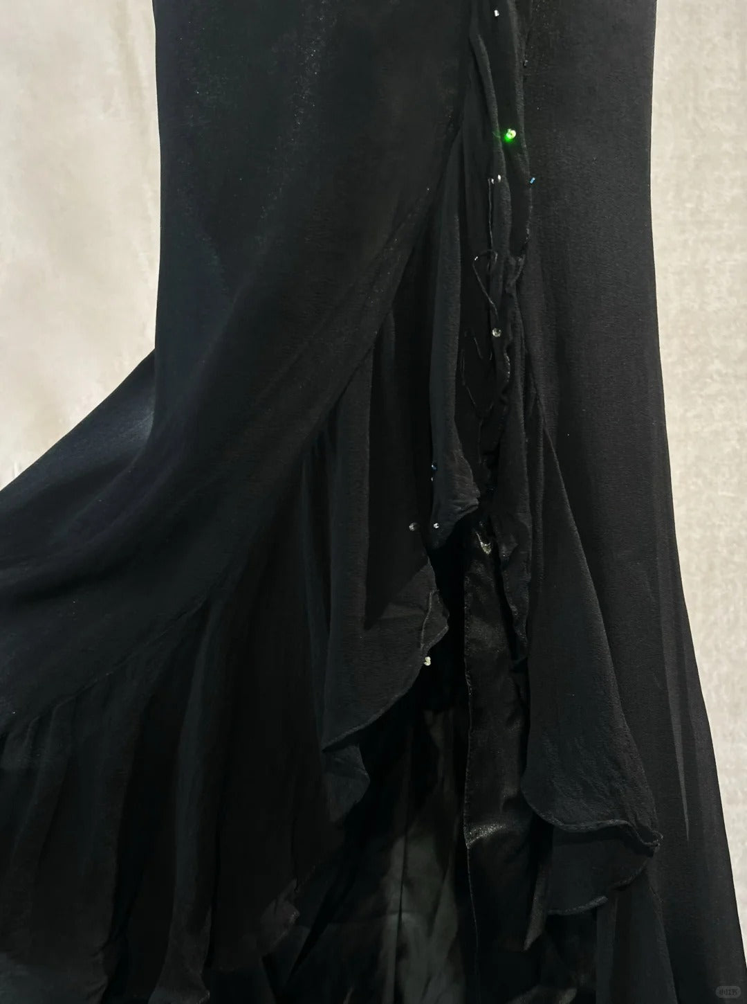 Bescheidene Abschlussballkleider Meerjungfrau Neckholder Schwarze Krawatte Chiffon mit Perlen Abendkleid N3858
