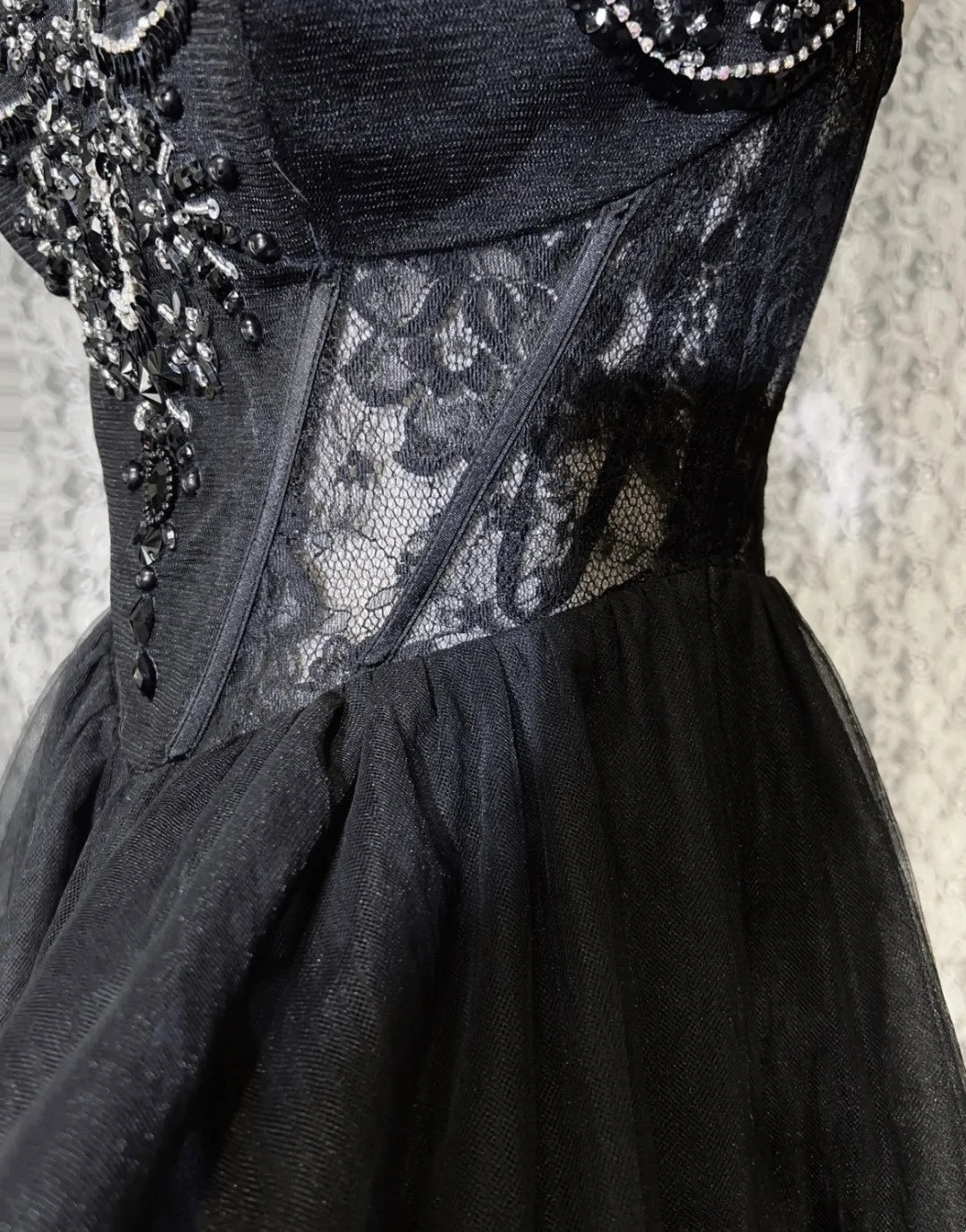 Hübsches Ballkleid Spaghettiträger Kleines Schwarzes Tüll Kurzes Mini-Heimkehrkleid N2521