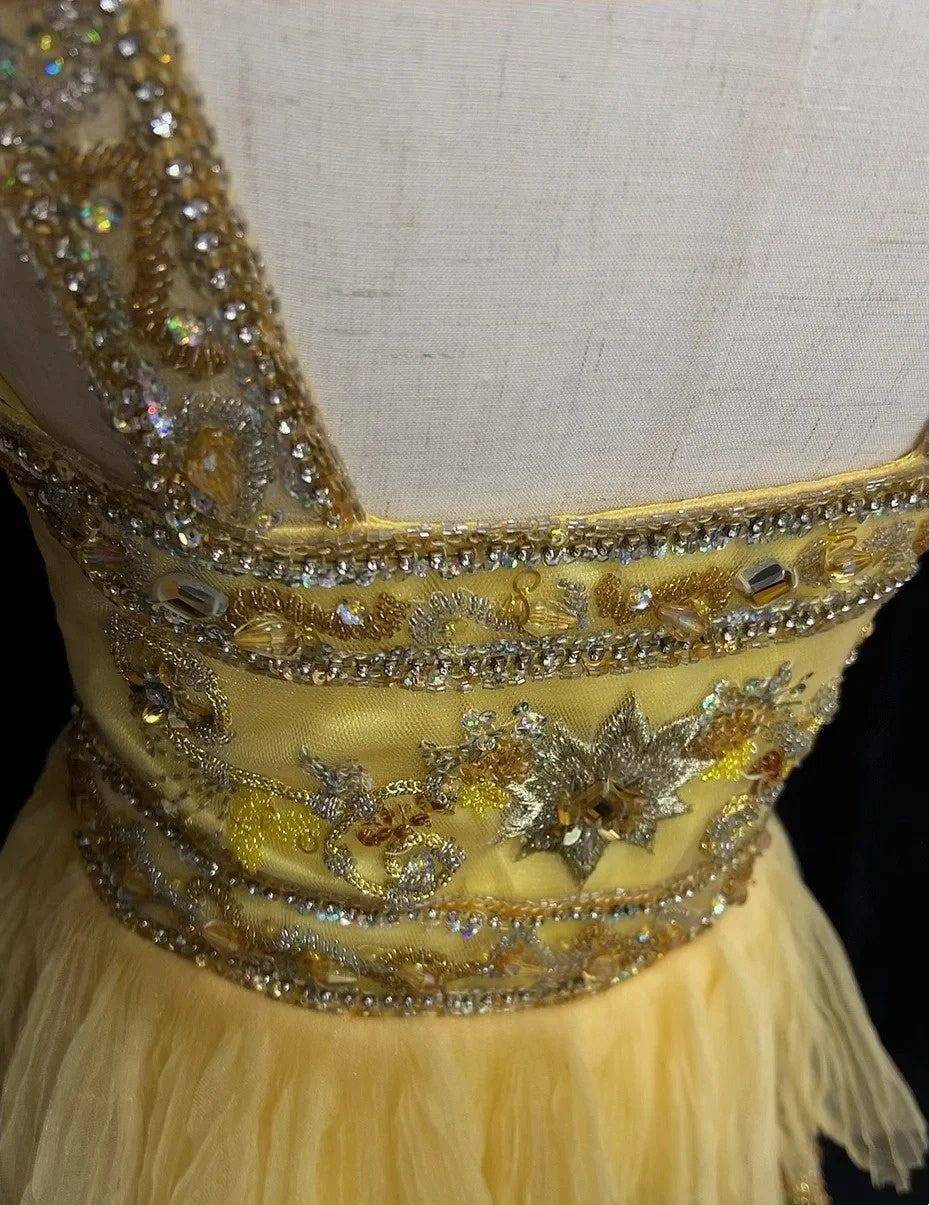 Vintage Abschlussball Ästhetik Kleider A-Linie Quadratausschnitt Gelb Gestufte Lagen mit Perlen Lang Abendkleid N3060