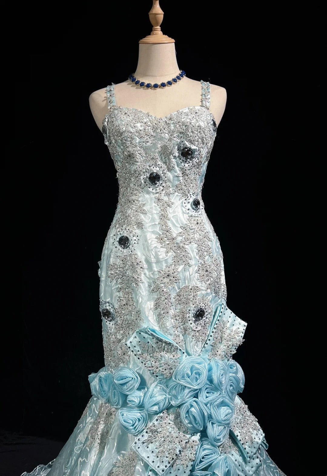 Belles Robes de Bal Sirène Bretelles Fines Bleu Ciel avec Fleurs Perles Longues Tenues de Soirée N3319