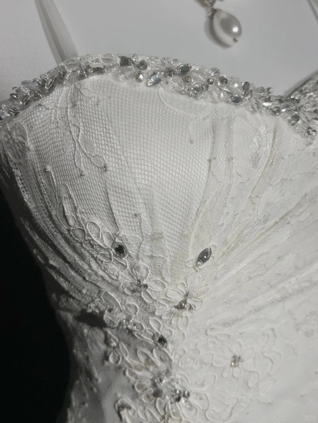 Robes de mariée uniques sirène, bretelles spaghetti, dentelle blanche, longue robe de mariée N3096