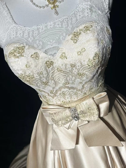Zeitlose Hochzeitskleider Ballkleid Quadratischer Ausschnitt Champagner-Satin Mit Perlenbesetzter Spitze Lange Brautrobe N3435
