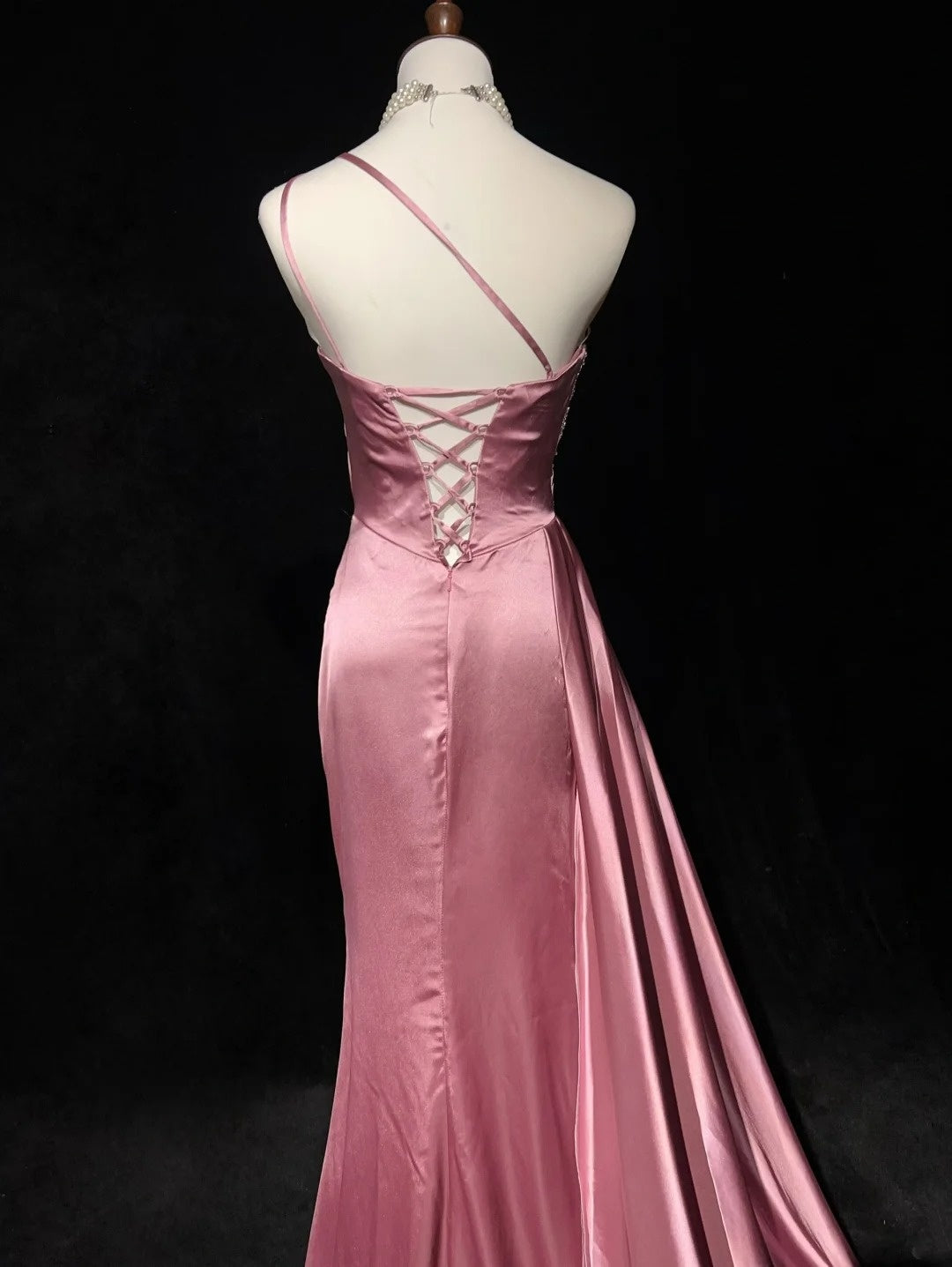 Vintage Promkleider Inspo Meerjungfrau Ein-Schulter-Satin mit Perlen Schlitz 80er Jahre Langes Ballkleid N2735
