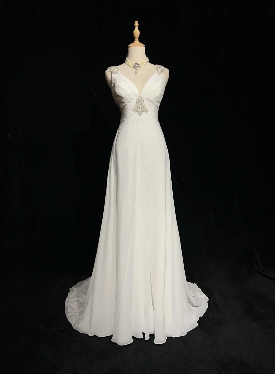 Bescheidene Brautkleider A-Linie V-Ausschnitt Chiffon Strand Sommer mit Perlen Lange Brautkleid N2999
