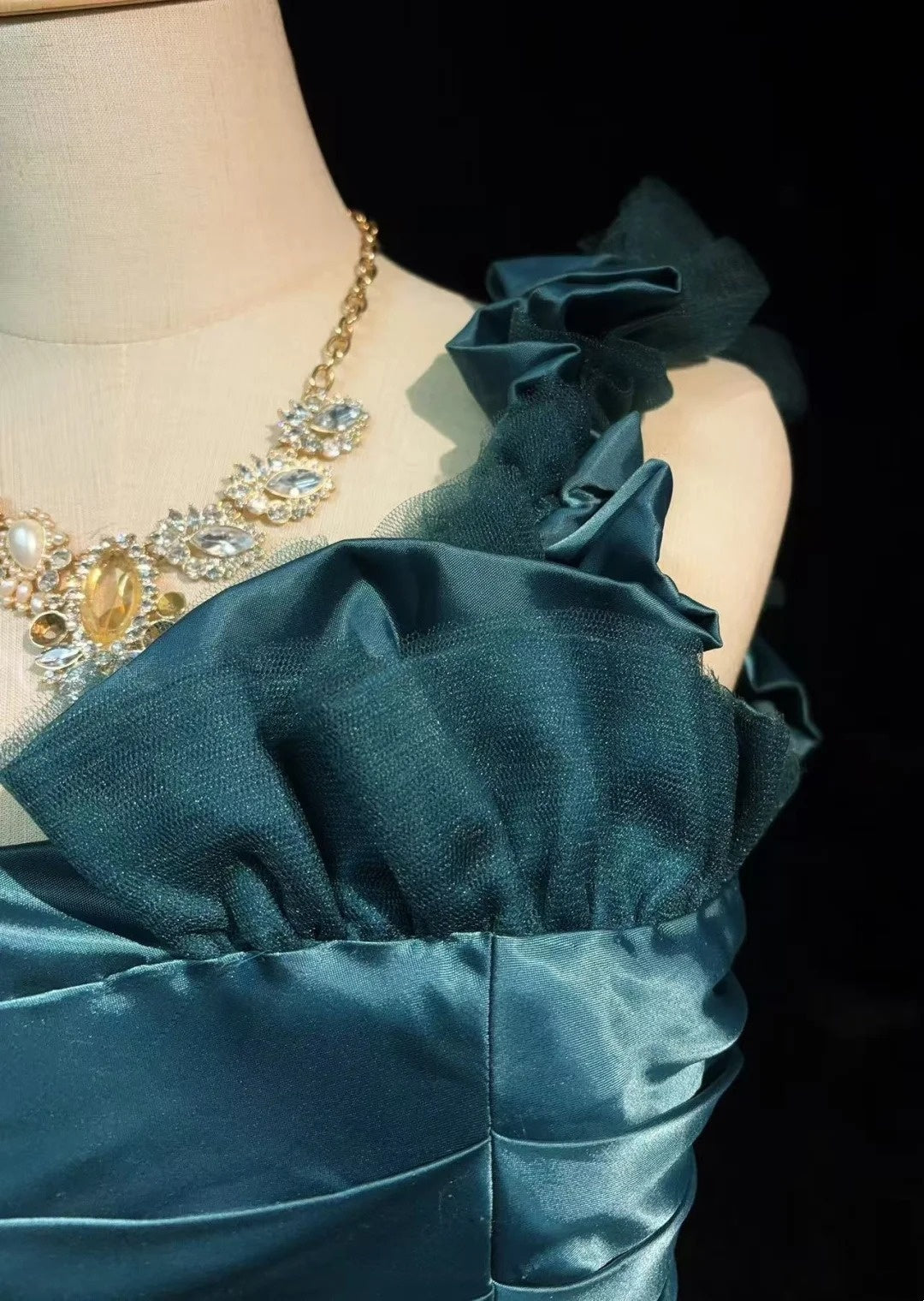 Vintage Meerjungfrau Ein Schulter Trägerlos Staubblau Satin mit Falten Ärmelloses Langes Abendkleid Ballkleid Geburtstag Abschlussballkleider N2442