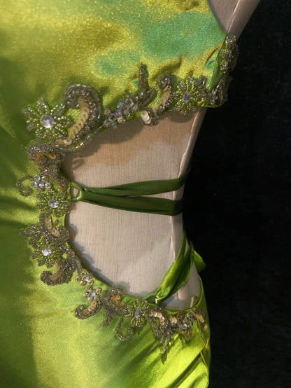 Robes de bal modestes Sirène Halter Vert Dos Nu Satin Sans Manches Longues Tenues de Soirée Formelles N3634