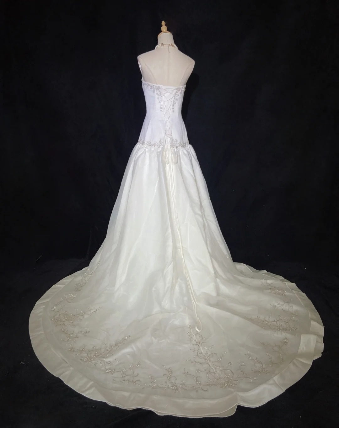 Robes de Mariée Uniques Sirène Bustier Bohème Dentelle Appliquée Blanche Longue Robe de Mariée N3288